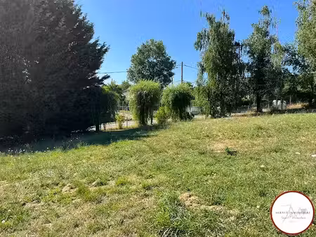 vente terrain 1220 m² à saint-amand-montrond (18200)  32 000 €