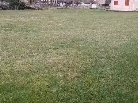 terrain à bâtir pour 2 habitations 2420 m²