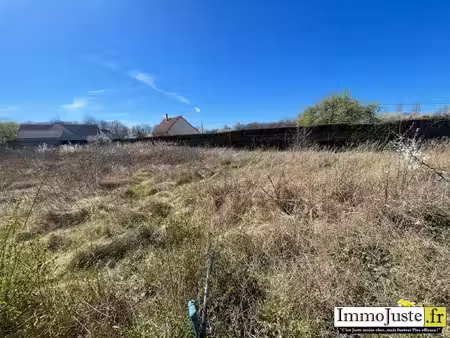 terrain constructible de 1492m2 viabilisé
