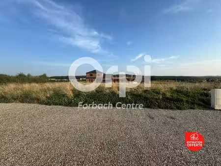 à seingbouse  terrain constructible de 606 m²  viabilisé  dans un cadre calme et verdoyant
