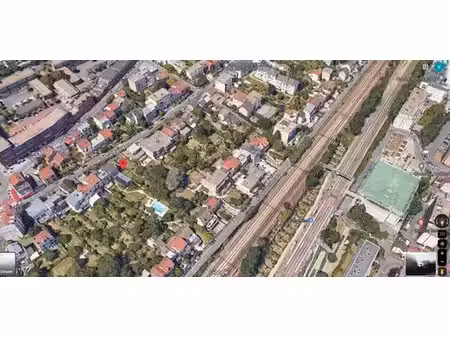 terrain de 698 m2 - suresnes  île-de-france