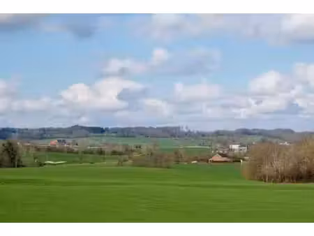 terrain à bâtir d'une superficie de 895m²