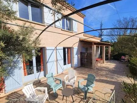 villa de 160 m² avec piscine et 4 000 m² de terrain