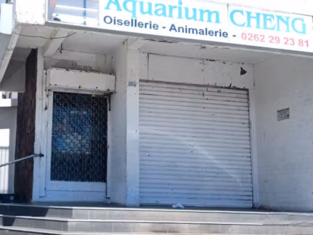 local commercial à sainte-clotilde