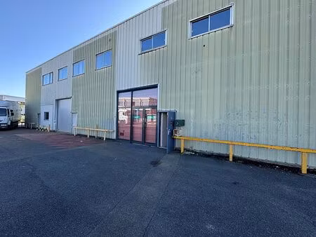 location local d'activités carrieres sur seine 440 m²