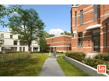 prachtige gelijkvloers 2 slaapkamer villa appartement met terras