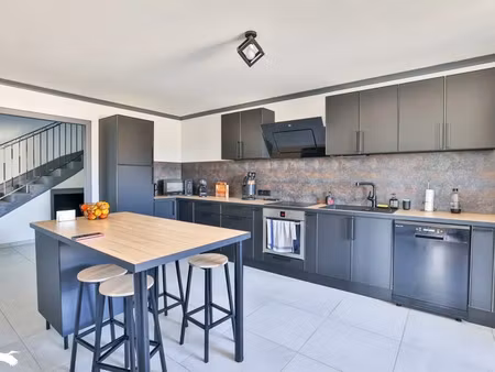 vente maison 7 pièces 232 m² à boutiers-saint-trojan (16100)  305 950 €