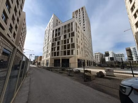 location local commercial