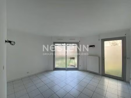 location bureaux et commerces à la flèche (72200) : à louer / 14m² la flèche