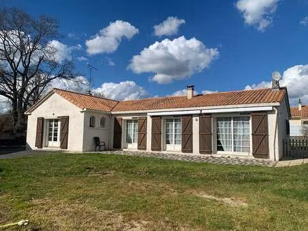vente maison à bellevigny (85170) : à vendre / 147m² bellevigny