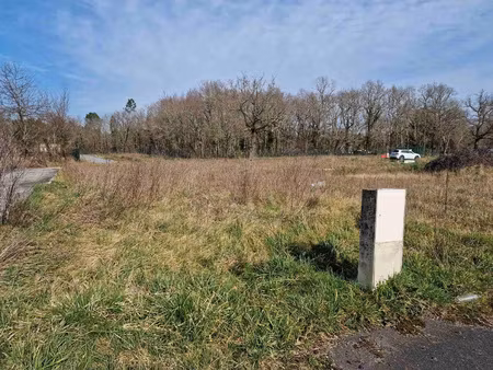 terrain constructible de 1157m2 au milieu d'une zac