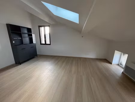 location appartement 1 pièce 23 m² à lasbordes (11400)  400 €