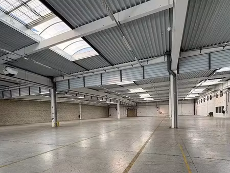 local d'activités de 4578m²