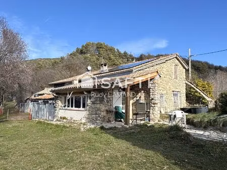 vallée de l'esteron maison en pierres