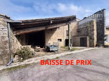 belle grange avec extérieur à rénover