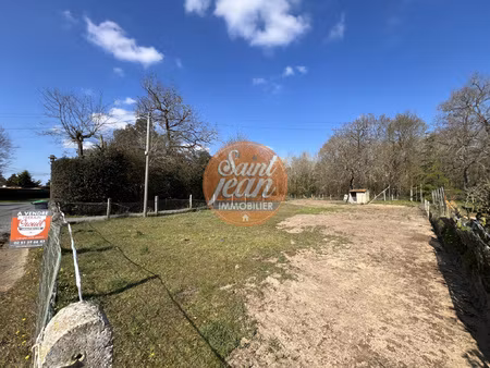 terrain constructible - 740 m2 - libre de constructeur o