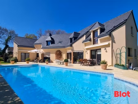 blot immobilier a vendre maison 10 pièces saint grégoire piscine