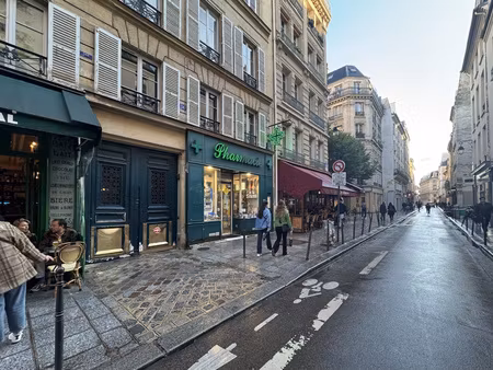 place de stationnement au sous-sol d'une résidence sécurisée