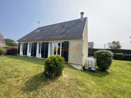 beau plain pied proche de la mer et commerces a vendre ( côt