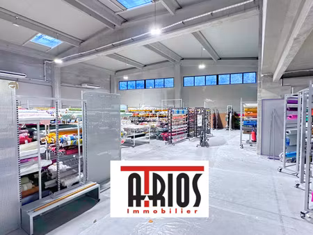 location local d'activités 1013m2 hyères 83400 - 7000 € - surface privée