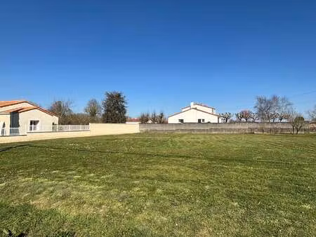 vente terrain à montfaucon-montigné (49230) : à vendre / montfaucon-montigné