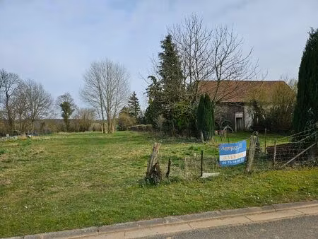 terrain plat de 1850m² tranquillité assurée