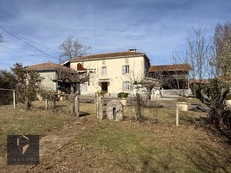 ferme a renover - t5 - 190 m2 - dependances - mares - puits