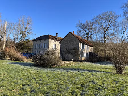 charmant moulin avec sa maison indépendante.