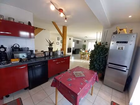 maison 5 pièces de 109 m2 à menoux à 160 000 euros