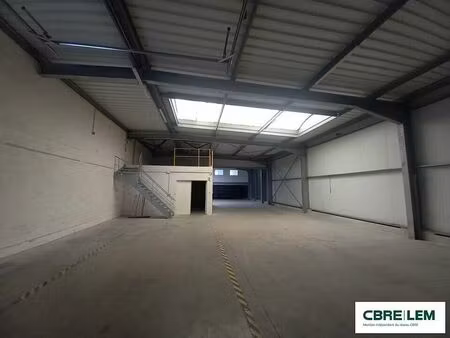 location local d'activités cormelles le royal 1 321 m²