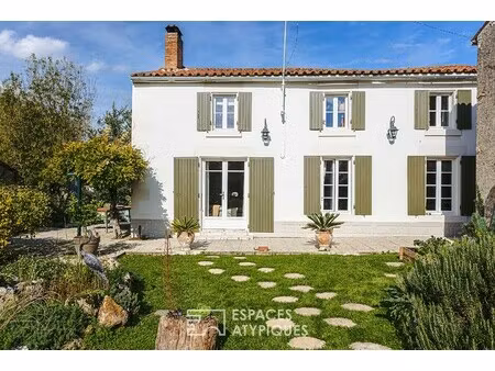 maison de luxe à vendre à saint-hilaire-la-palud