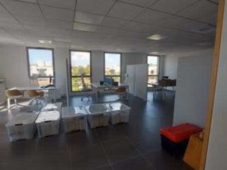 bureau prestigieux de 88 m2 en location - nîmes  occitanie