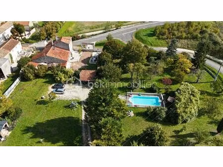 maison de 288 m² à saint-amant-de-boixe