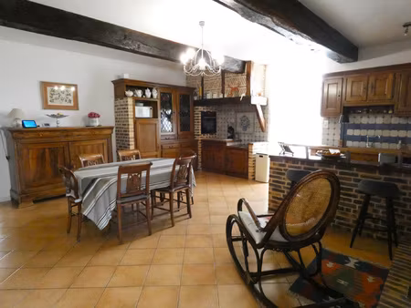 à vendre demeure de caractère avec maison d'invités et pis