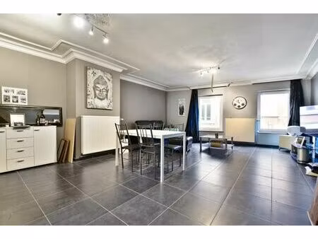 appartement avec rez commercial à auvelais