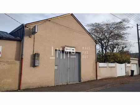 grange en plein centre ville de montval sur loir