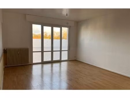 location appartement  m² t-2 à périgny  781 €