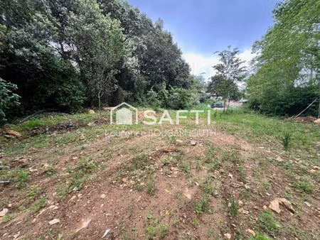 terrain constructible 2390 m²