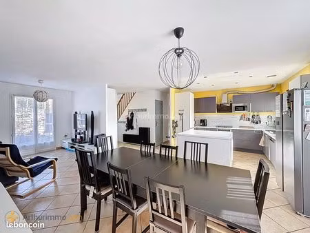 maison 7 pièces 145 m²