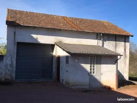 local industriel 50 m²