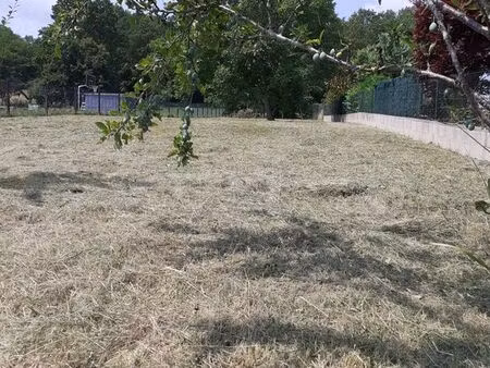 vends terrain a bâtir