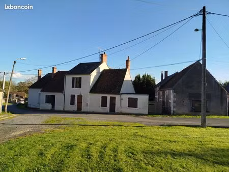 deux maisons d'habitation  grange  ateliers  terrains  au calme