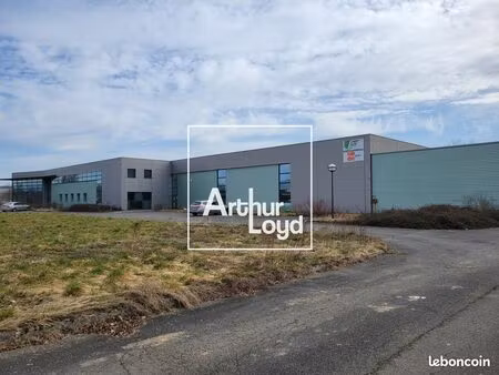 local 4200 m² fontaine