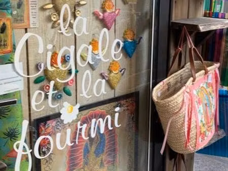 commerce à vendre en camargue aux saintes maries de la mer