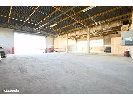 local d'activité 800 m²