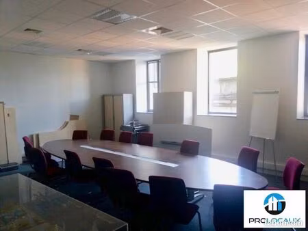 bureaux 750 m²