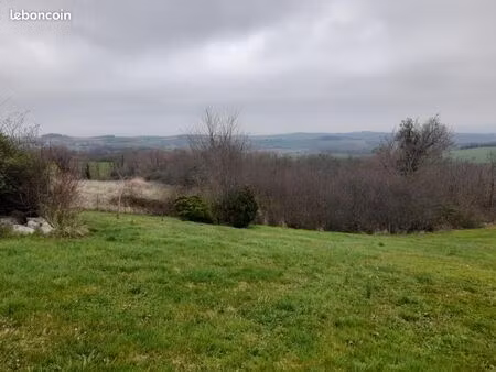 terrain 900 m² geyssans