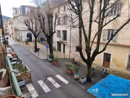 studio 10 pièces 204 m²