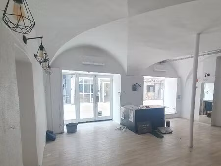 local commercial 80 m²