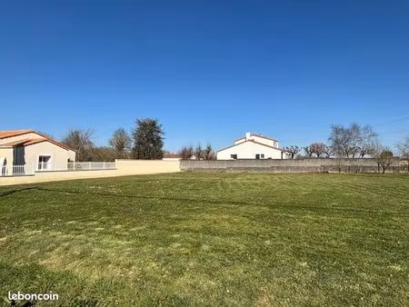 terrain 700 m² montfaucon sur montigne